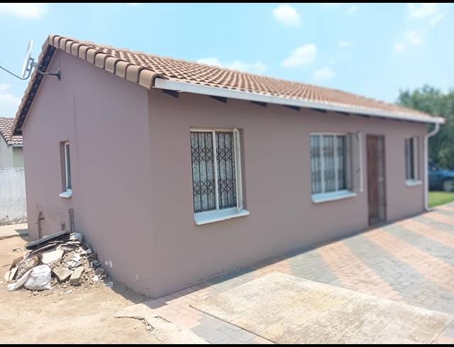 3 BEDROOM HOUSE FOR SALE IN WINDMILL PARK